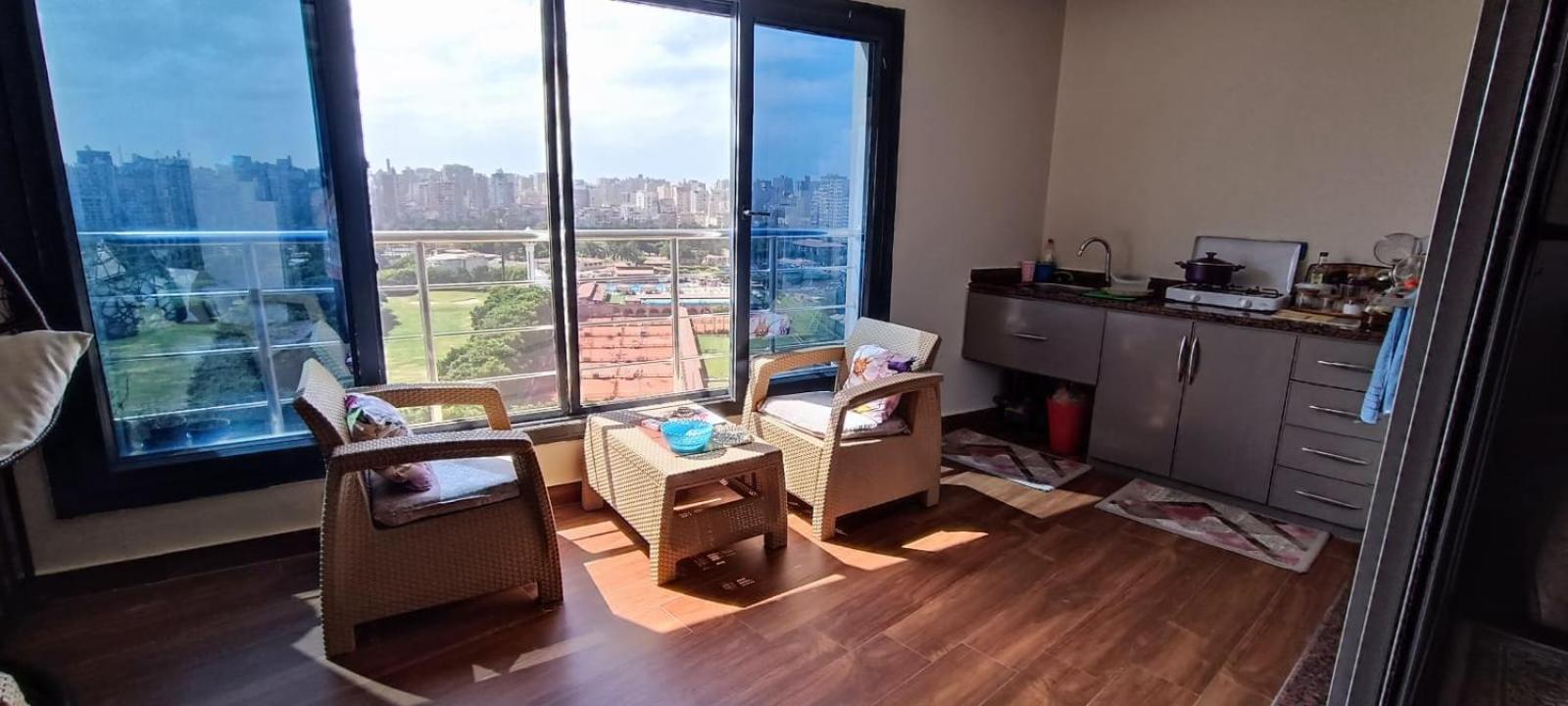 With A Charming View Apartment *